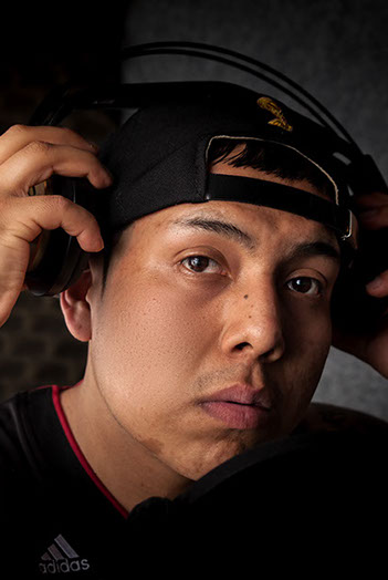 Ermi nach der Haut Retouche und Nachbearbeitung