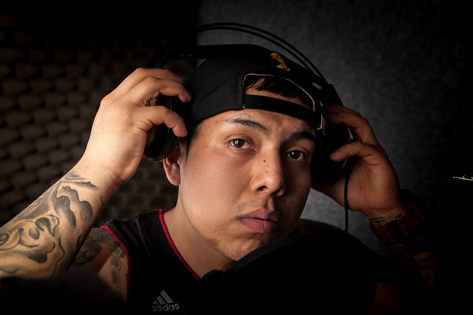 Ermi nach der Haut Retouche und Nachbearbeitung