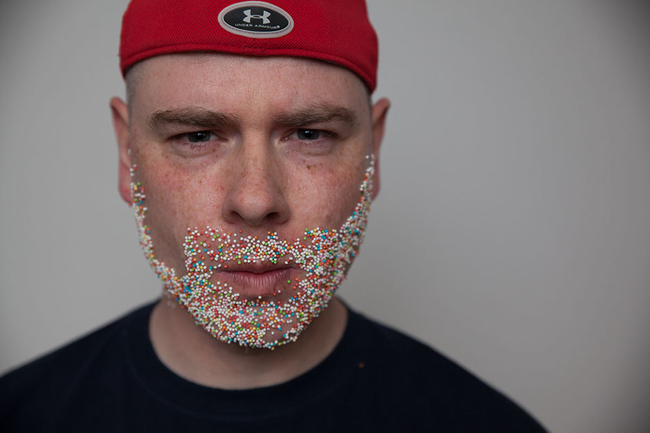 Heiko Pense vor der Bildbearbeitung. 